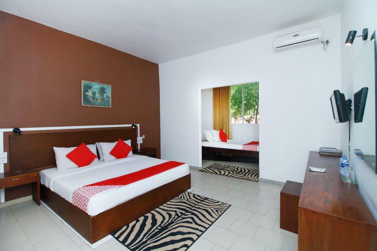 The Kings Bay Hotel Ettukala Экстерьер фото