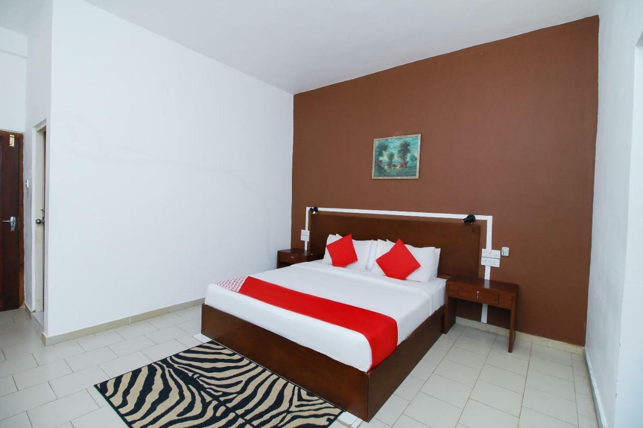 The Kings Bay Hotel Ettukala Экстерьер фото