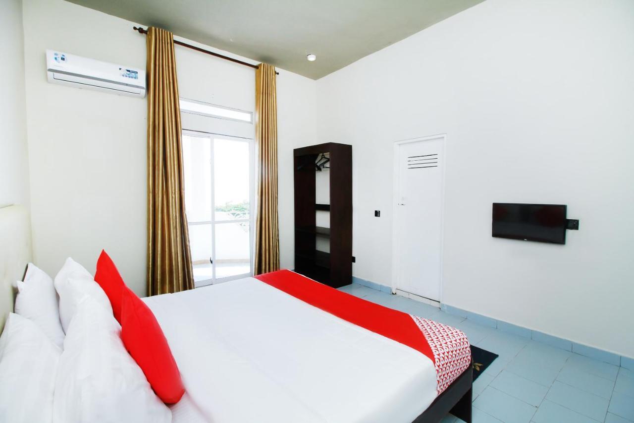 The Kings Bay Hotel Ettukala Экстерьер фото