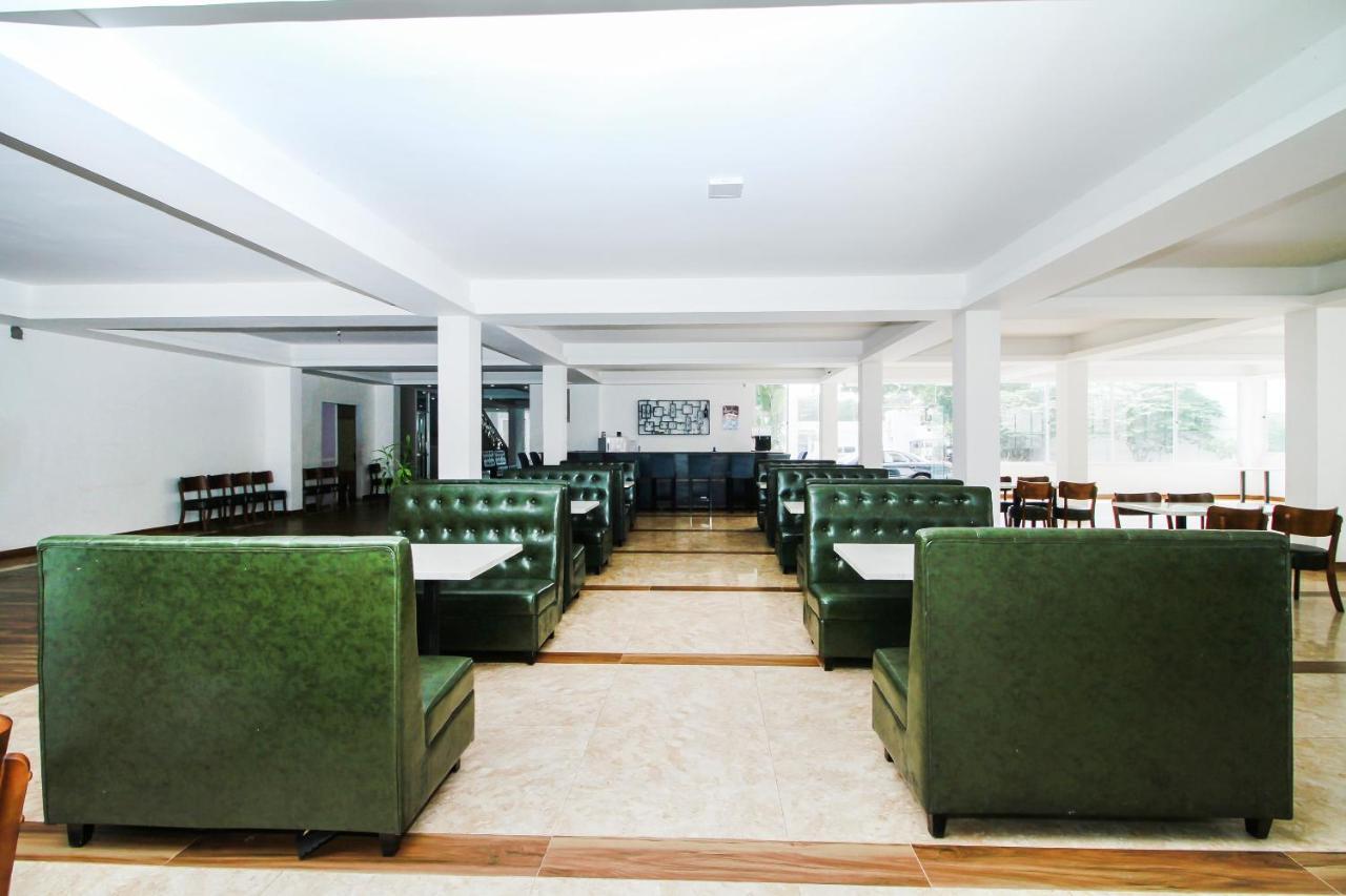 The Kings Bay Hotel Ettukala Экстерьер фото